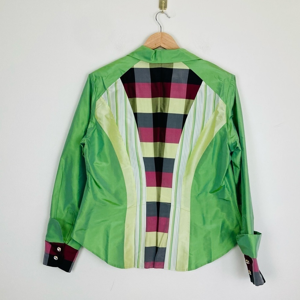 Marisa Baratelli Thai silk button front blouse in green w/mixed print detail. 16